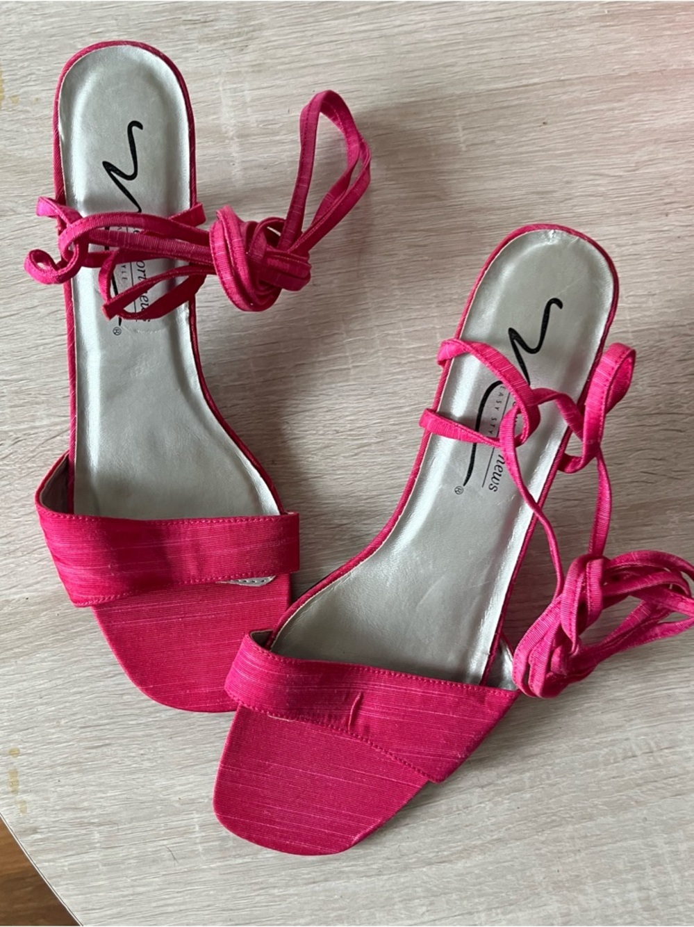 Newport VTG News Hot Pink Strappy Tie-Ankle Heels feminine party size 11
